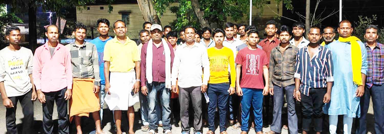 अवैध रेत उत्खनन का विरोध करने पर ग्रामीणों को मारने की धमकी