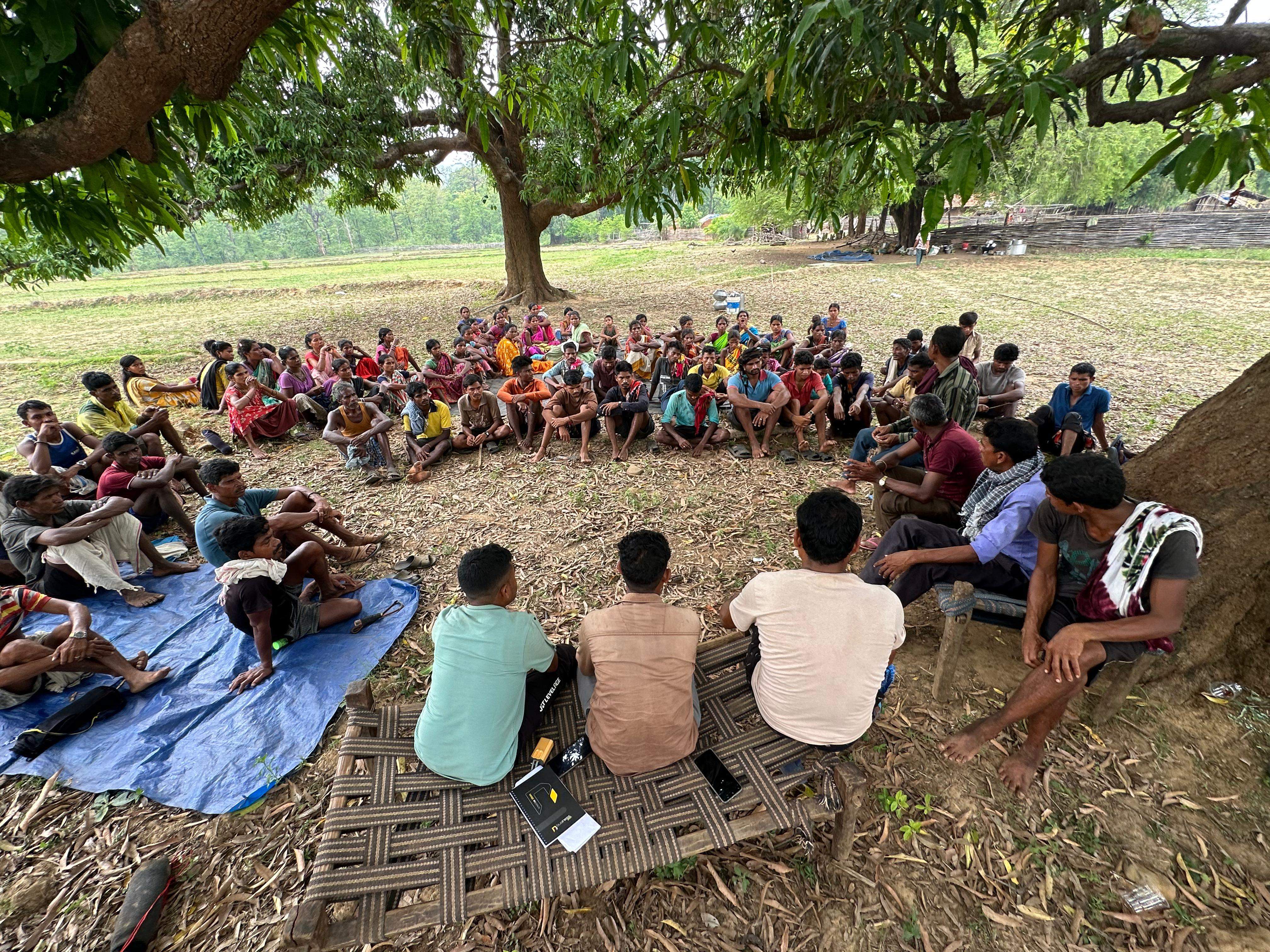 टेकामेटा पहुंचा सर्वआदिवासी समाज, फर्जी मुठभेड़ में चार आदिवासियों को मारने का आरोप टेकामेटा पहुंचा सर्वआदिवासी समाज, फर्जी मुठभेड़ में चार आदिवासियों को मारने का आरोप