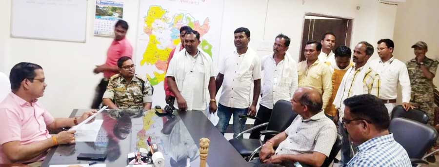 पीडिय़ा मुठभेड़ को बताया फर्जी, सर्व आदिवासी समाज का आज नगर बंद पीडिय़ा मुठभेड़ को बताया फर्जी, सर्व आदिवासी समाज का आज नगर बंद