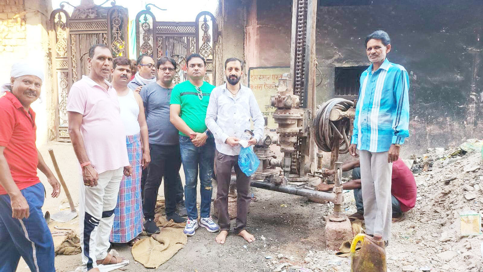 महासती वार्ड में हुआ बोर खनन