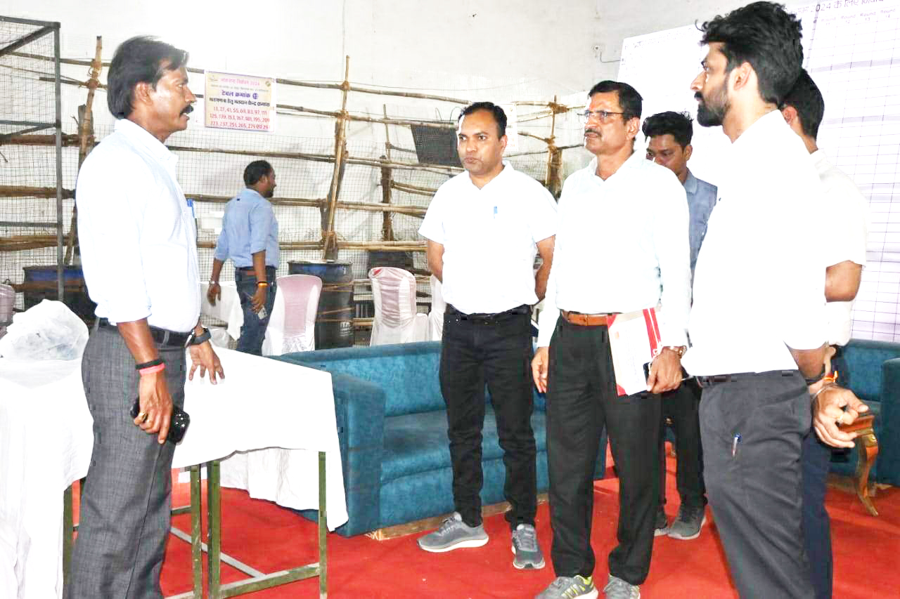 मतगणना केंद्र का जायजा