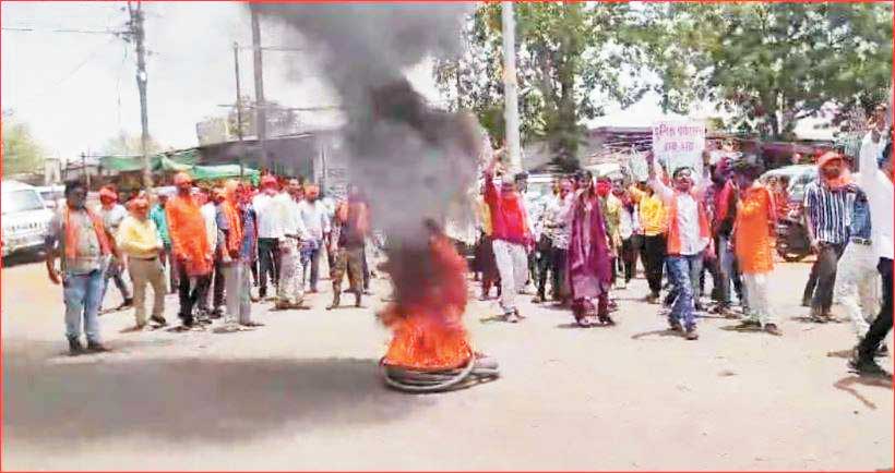 हिन्दू देवताओं की मूर्ति तोडऩे वालों की गिरफ्तारी की मांग पर चक्काजाम
