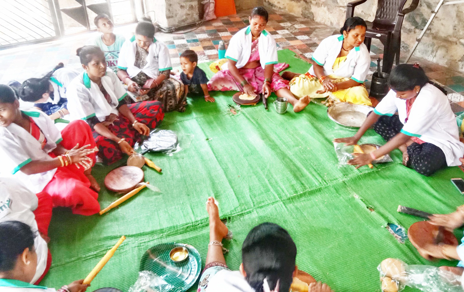 ग्रामीण स्वरोजगार संस्थान के 10 दिवसीय प्रशिक्षण शिविर में ग्रामीण महिलाओं ने सीखा घरेलू उत्पाद बनाना