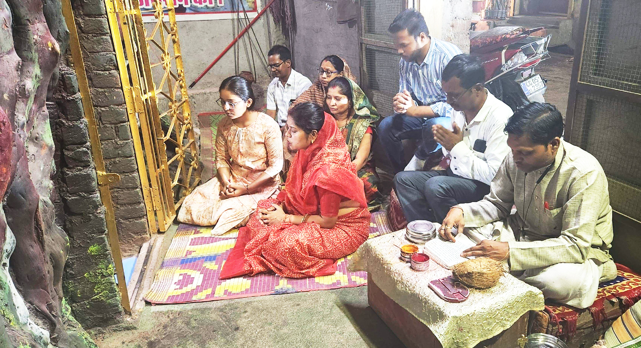 पूर्व विधायक ने जीत के लिए कराया रुद्राभिषेक