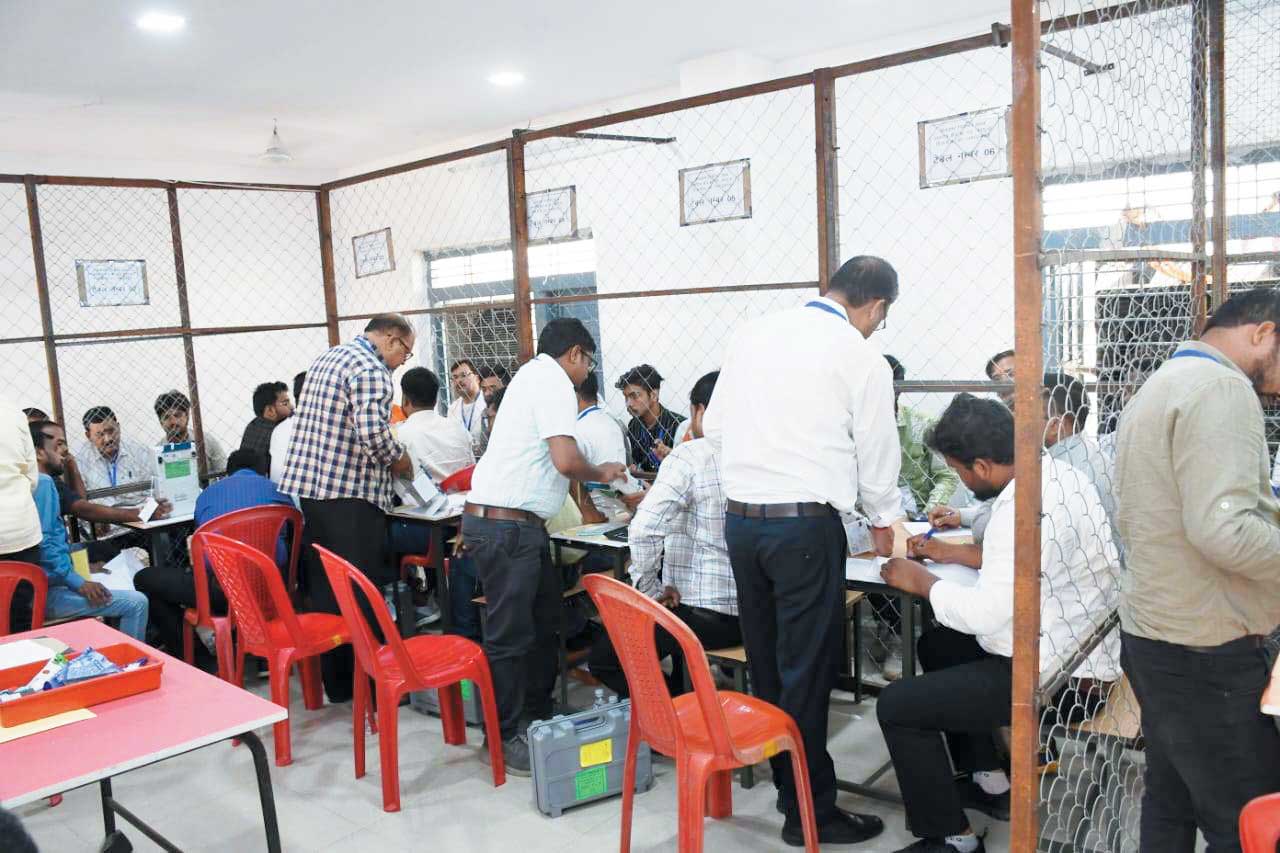 सरगुजा: भाजपा के चिंतामणी महाराज आगे