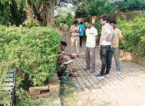 पुष्प वाटिका में मिली लाश, हत्या की आशंका