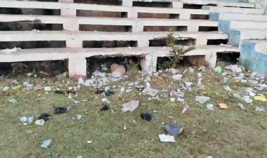 खेल मैदान बने नशेबाजों का अड्डा, खिलाडिय़ों ने थानेदार से मांगी सुरक्षा खेल मैदान बने नशेबाजों का अड्डा, खिलाडिय़ों ने थानेदार से मांगी सुरक्षा