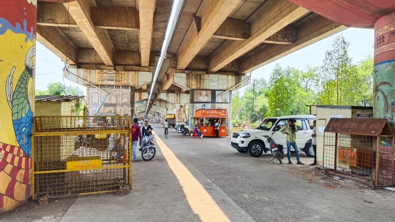 फ्लाई ओवर के नीचे वाहन मालिकों को देना होगा पार्किंग शुल्क