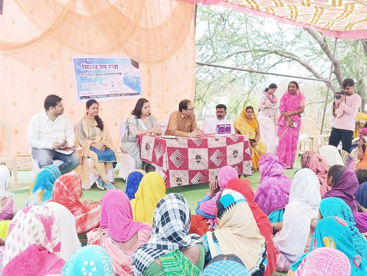 भू-जल खाते में जमा पैसे की तरह है और जमा नहीं किया तो जल्द हो जाएगा खत्म