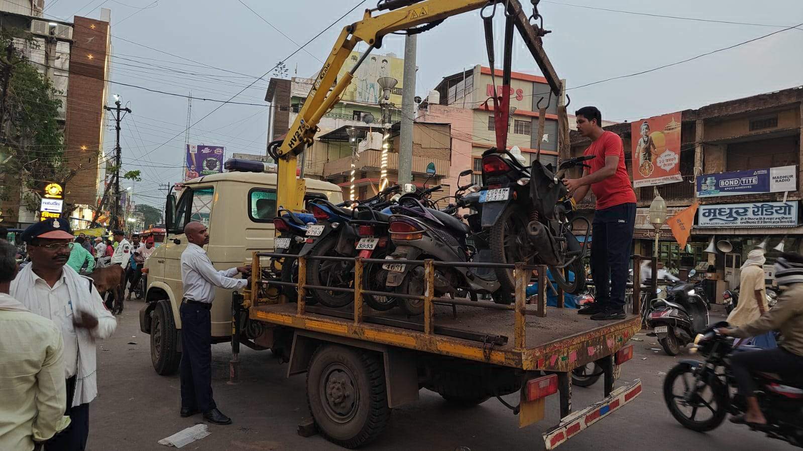 नो-पार्किंग से 50 वाहनों पर जुर्माना