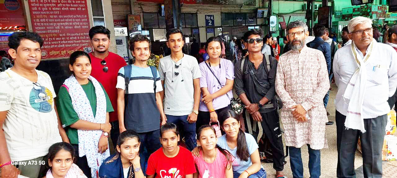 नेशनल थियेटर फेस्टिवल में भाग लेने कलाकार शिमला रवाना