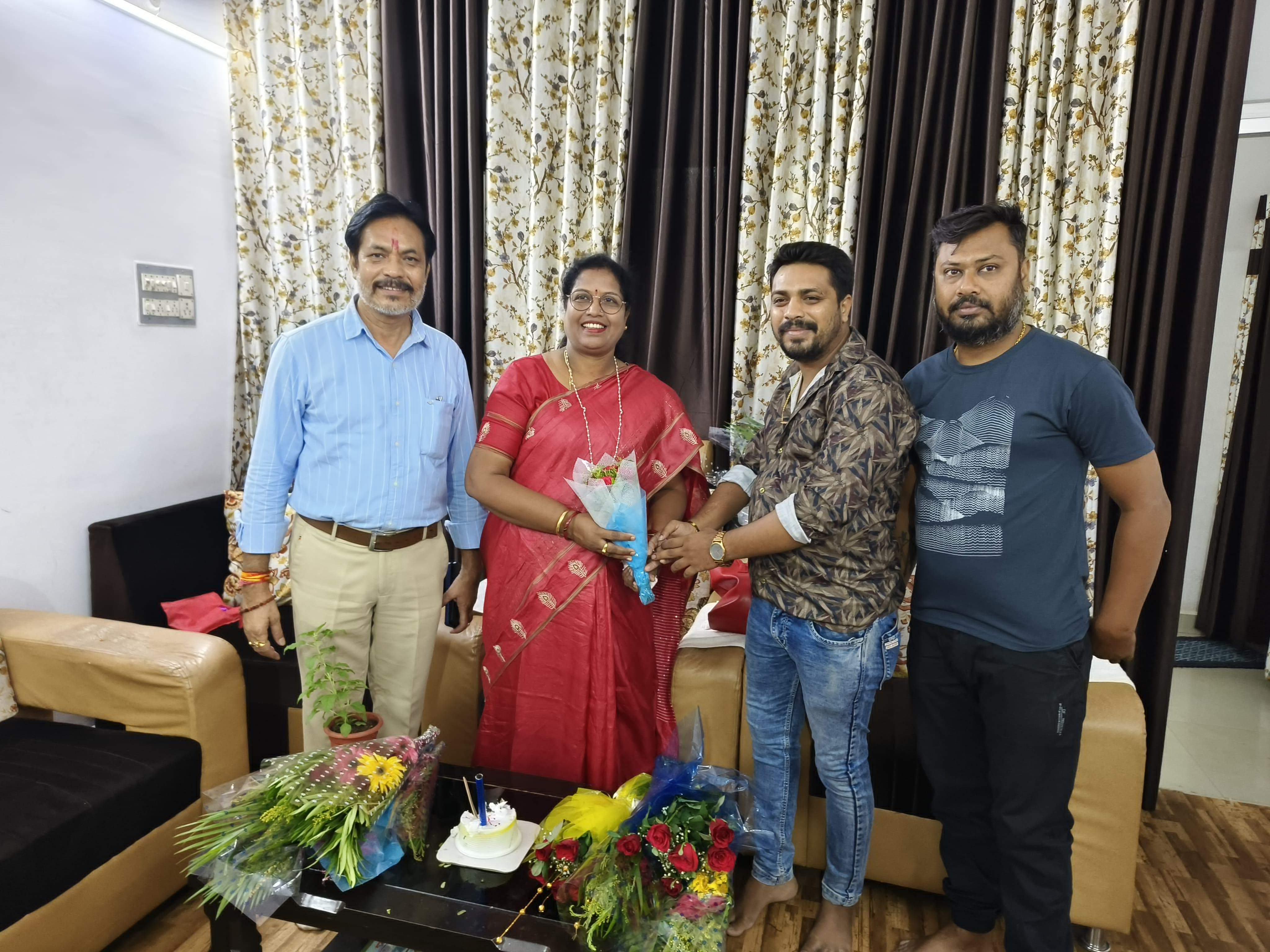 शमसुल ने महापौर को जन्मदिन की दी बधाई शमसुल ने महापौर को जन्मदिन की दी बधाई