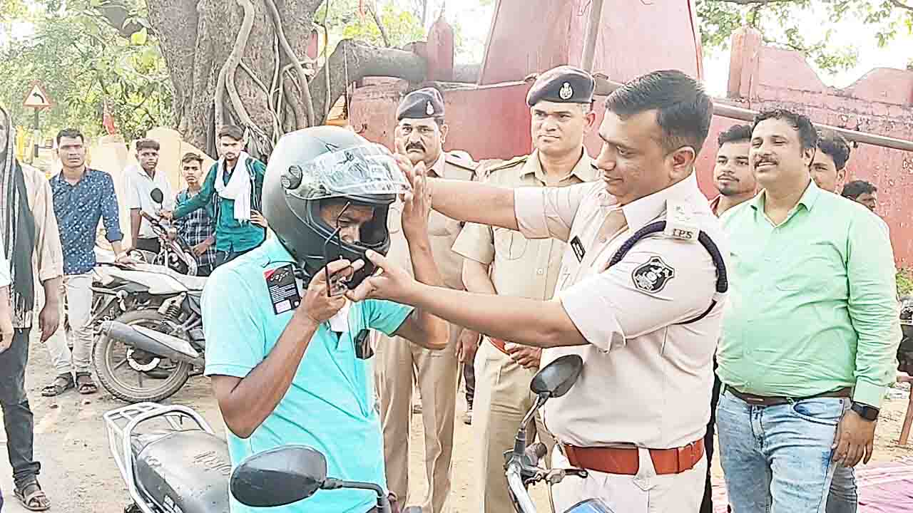 सडक़ हादसों में जान बचाने रायगढ़ पुलिस का नया प्रयास