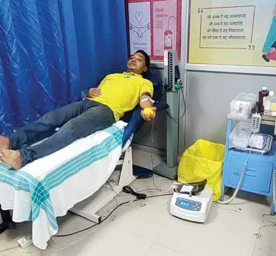 मरीज को रक्तदान