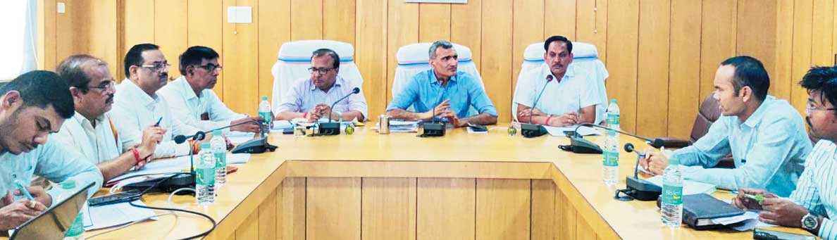 लोकहित के मामलों को गंभीरता से लें, निराकरण में लापरवाही न करें