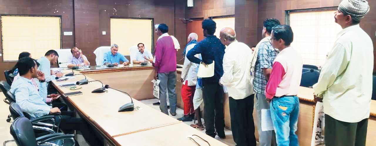 आचार संहिता हटी, जनदर्शन में 24 आवेदन मिले