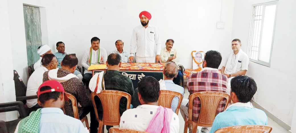 पूर्व केंद्रीय मंत्री पं. शुक्ल को शहर कांग्रेस ने दी श्रद्धांजलि पूर्व केंद्रीय मंत्री पं. शुक्ल को शहर कांग्रेस ने दी श्रद्धांजलि