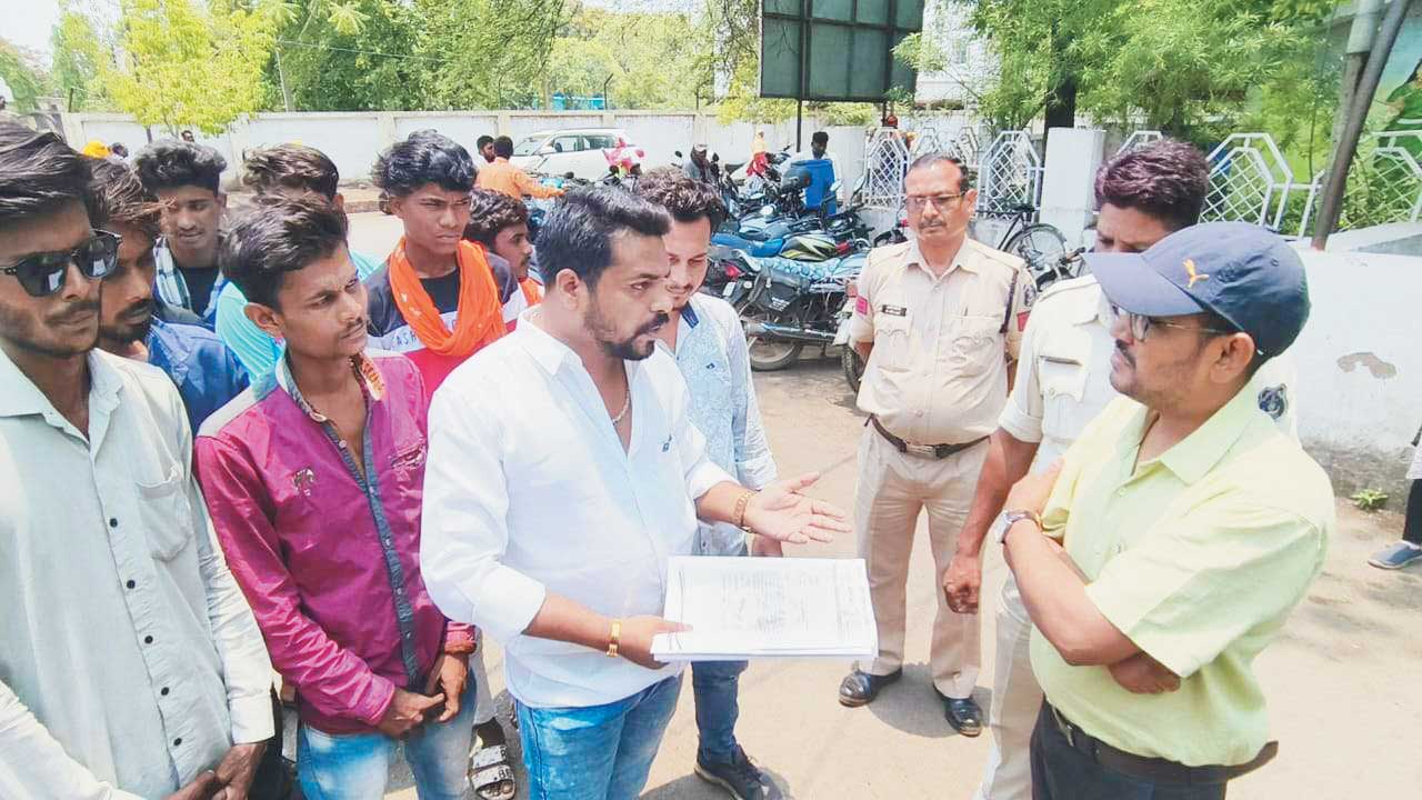 अवैध प्लाटिंग, रेत व मुरूम और शराब पर लगाएं रोक अवैध प्लाटिंग, रेत व मुरूम और शराब पर लगाएं रोक