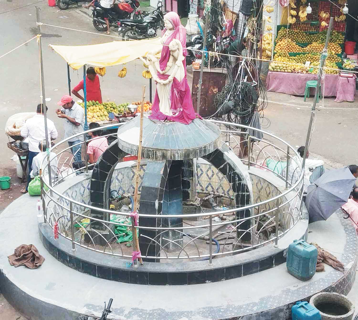 गर्मी गुजरने जा रही एक दिन भी नहीं चला फौव्वारा