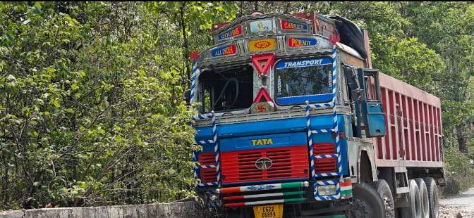 ट्रक की टक्कर से युवक की मौत, भागते कई लोगों को मारी टक्कर 