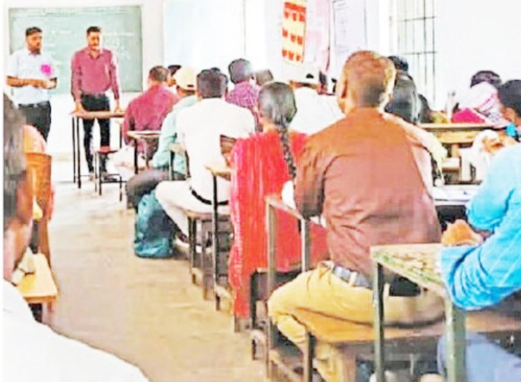 बच्चों को पढ़ाने बुनियादी दक्षता हासिल होना जरूरी- डीईओ