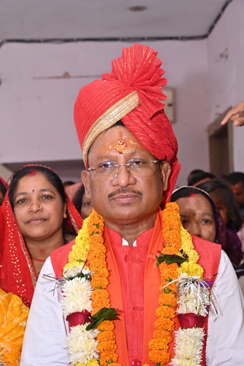 विष्णुदेव सरकार के 6 माह पूरे विधायक ने दी शुभकामनाएं विष्णुदेव सरकार के 6 माह पूरे विधायक ने दी शुभकामनाएं