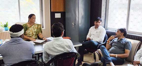 पीआईसी की बैठक में चेक में हस्ताक्षर नहीं करने का मामला छाया रहा