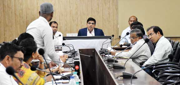 काम में लापरवाही, आईसीडीएस के डीपीओ और आरईएस के ईई को नोटिस काम में लापरवाही, आईसीडीएस के डीपीओ और आरईएस के ईई को नोटिस
