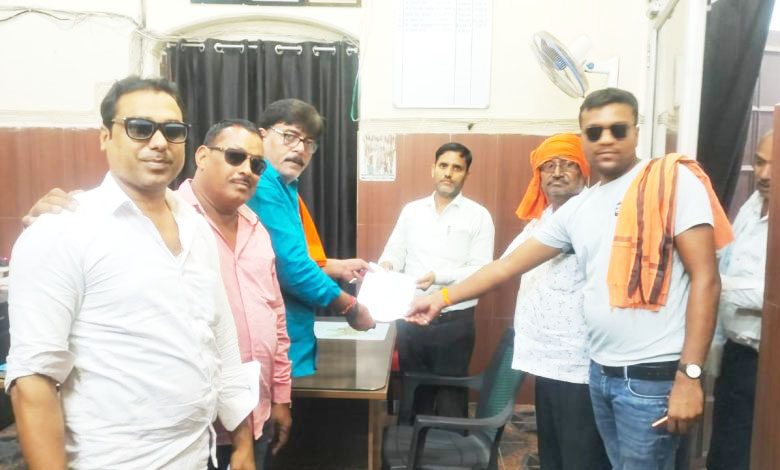 पानी की समस्या को लेकर सीएमओ को दिया ज्ञापन पानी की समस्या को लेकर सीएमओ को दिया ज्ञापन