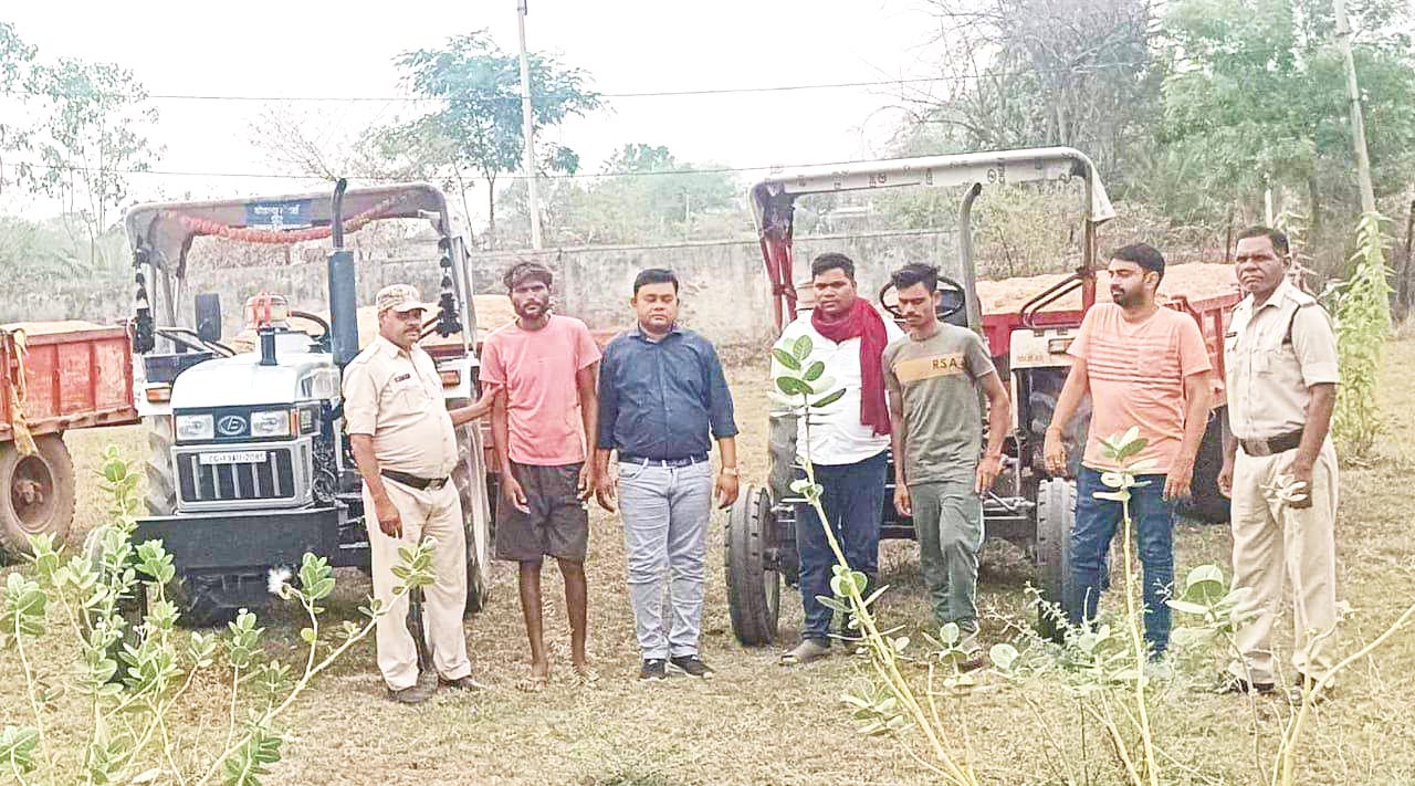अवैध परिवहन, 2 ट्रैक्टर जब्त