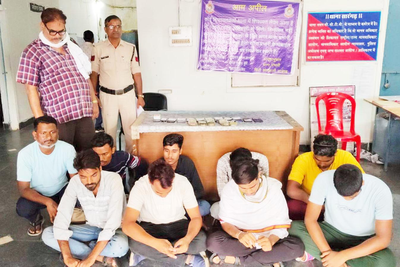 10 जुआरी पकड़ाए