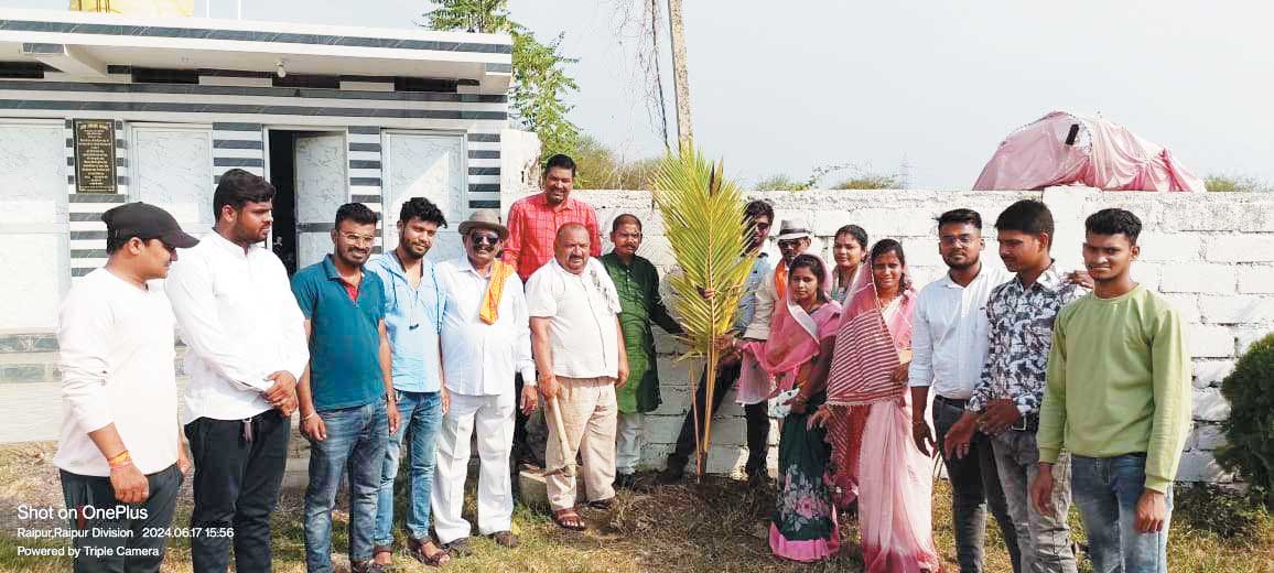 साहू समाज ने वृक्षारोपण कर मनाया विधायक का जन्मदिन साहू समाज ने वृक्षारोपण कर मनाया विधायक का जन्मदिन