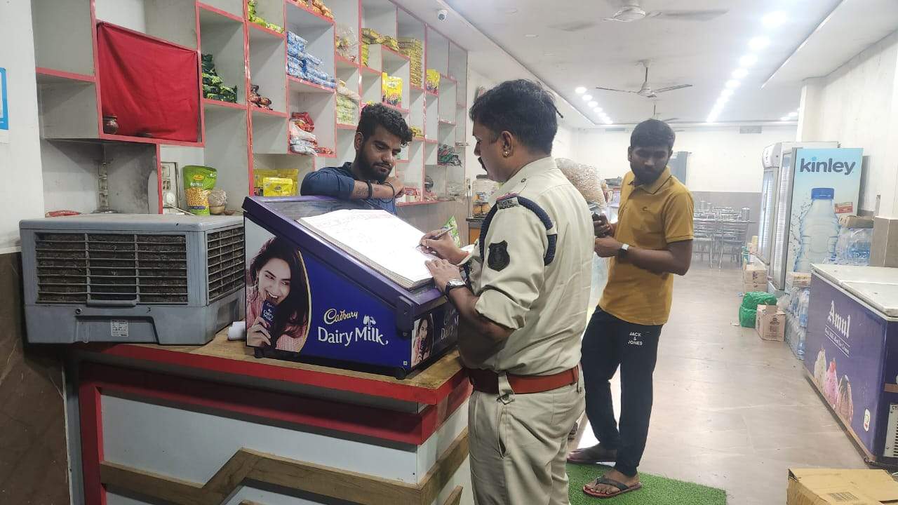 होटल, लॉज, ढाबा, धर्मशाला की जांच होटल, लॉज, ढाबा, धर्मशाला की जांच
