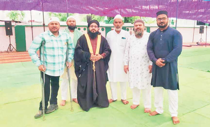 अमन-शांति की दुआ के साथ अदा की ईद उल अजहा की नमाज अमन-शांति की दुआ के साथ अदा की ईद उल अजहा की नमाज