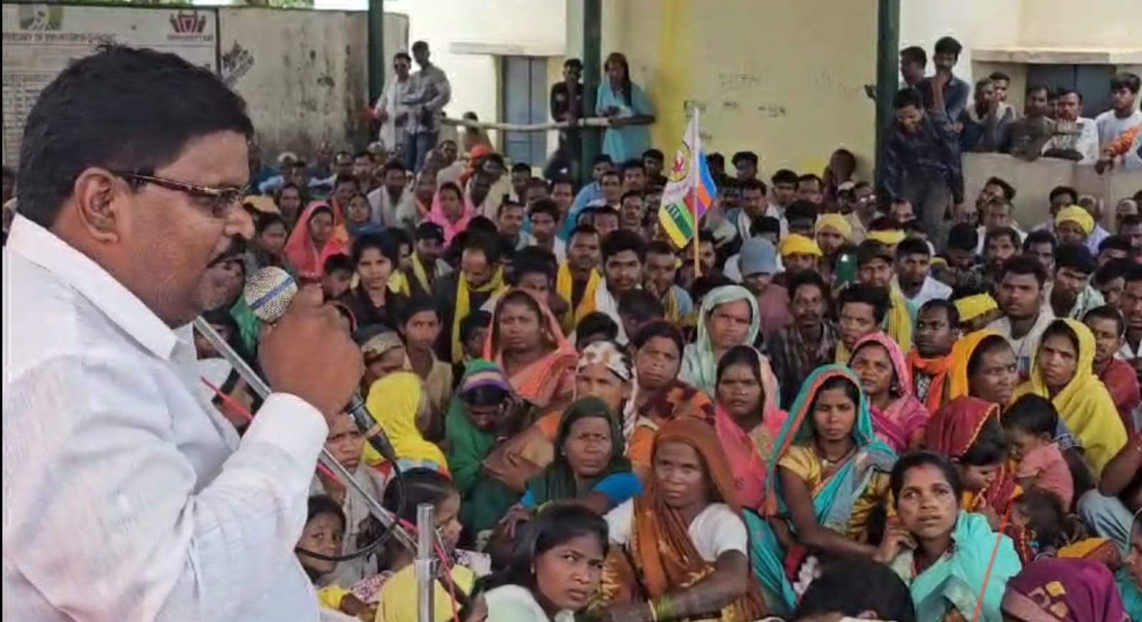परसा केते परियोजना को ग्रामसभा में मंजूरी, ग्रामीणों ने कहा हमारी सहमति नहीं परसा केते परियोजना को ग्रामसभा में मंजूरी, ग्रामीणों ने कहा हमारी सहमति नहीं