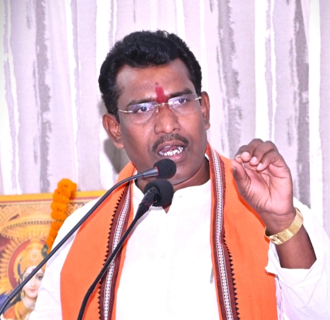विधायक निवास राजिम में भेंट-मुलाकात विधायक निवास राजिम में भेंट-मुलाकात