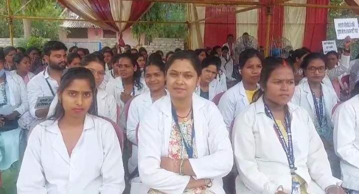 सीएचओ बेमुद्दत हड़ताल पर, व्यवस्था प्रभावित सीएचओ बेमुद्दत हड़ताल पर, व्यवस्था प्रभावित