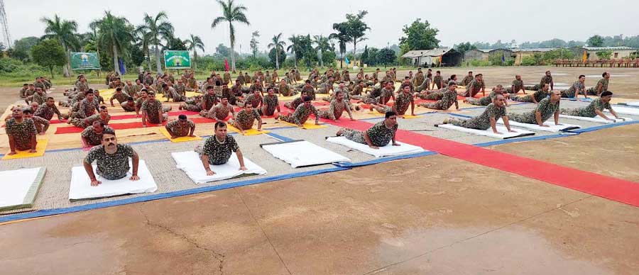 आईटीबीपी के हिमवीरों ने किया योगाभ्यास