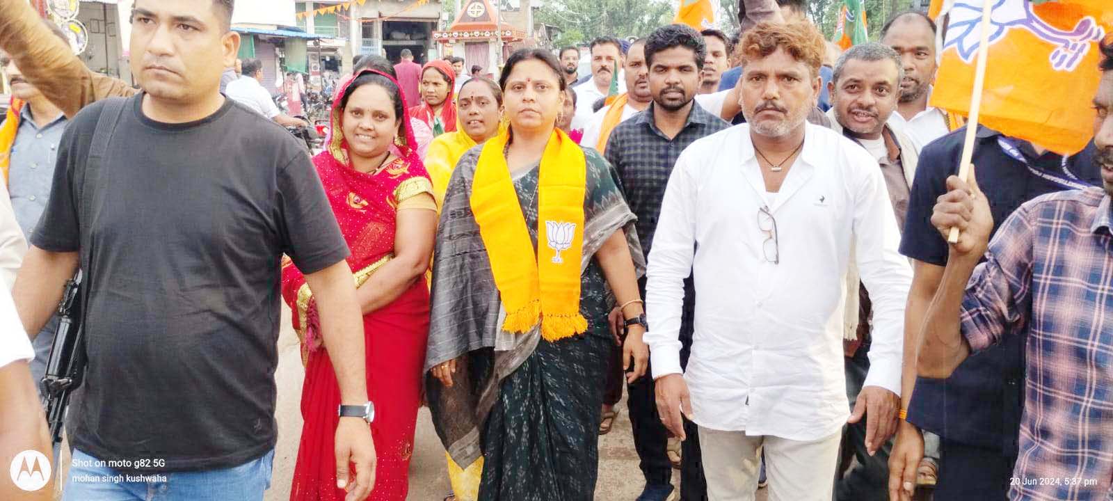 सांसद बनने के बाद पहली बार मैनपुर पहुंची रूपकुमारी का भव्य स्वागत
