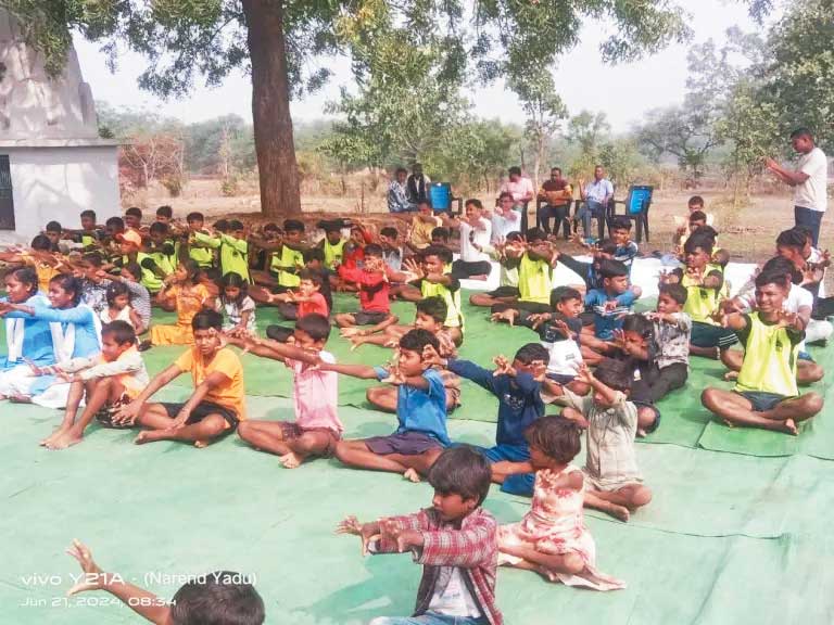कोदवा में अंतरराष्ट्रीय योग दिवस कोदवा में अंतरराष्ट्रीय योग दिवस