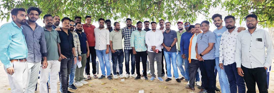  पत्रकार को कहा नक्सली समर्थक और विकास विरोधी