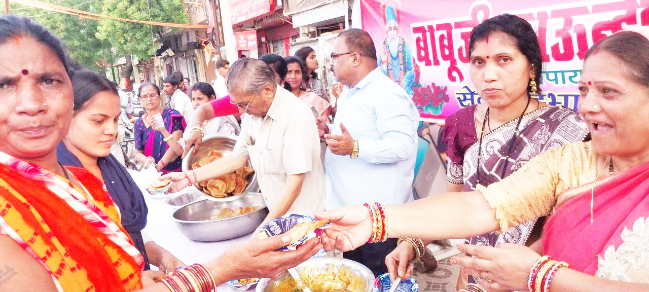 कबीर साहब प्राकट्य दिवस पर बाबूजी फाउंडेशन ने किया भंडारा