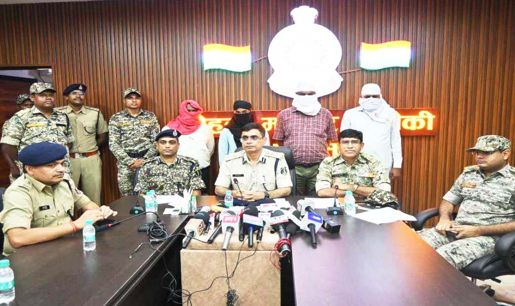 नक्सल पैसे से खरीदा ट्रैक्टर जब्त, प्रदेश का पहला मामला