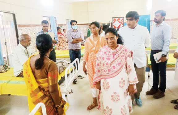 विधायक और कलेक्टर ने किया जिला अस्पताल का निरीक्षण