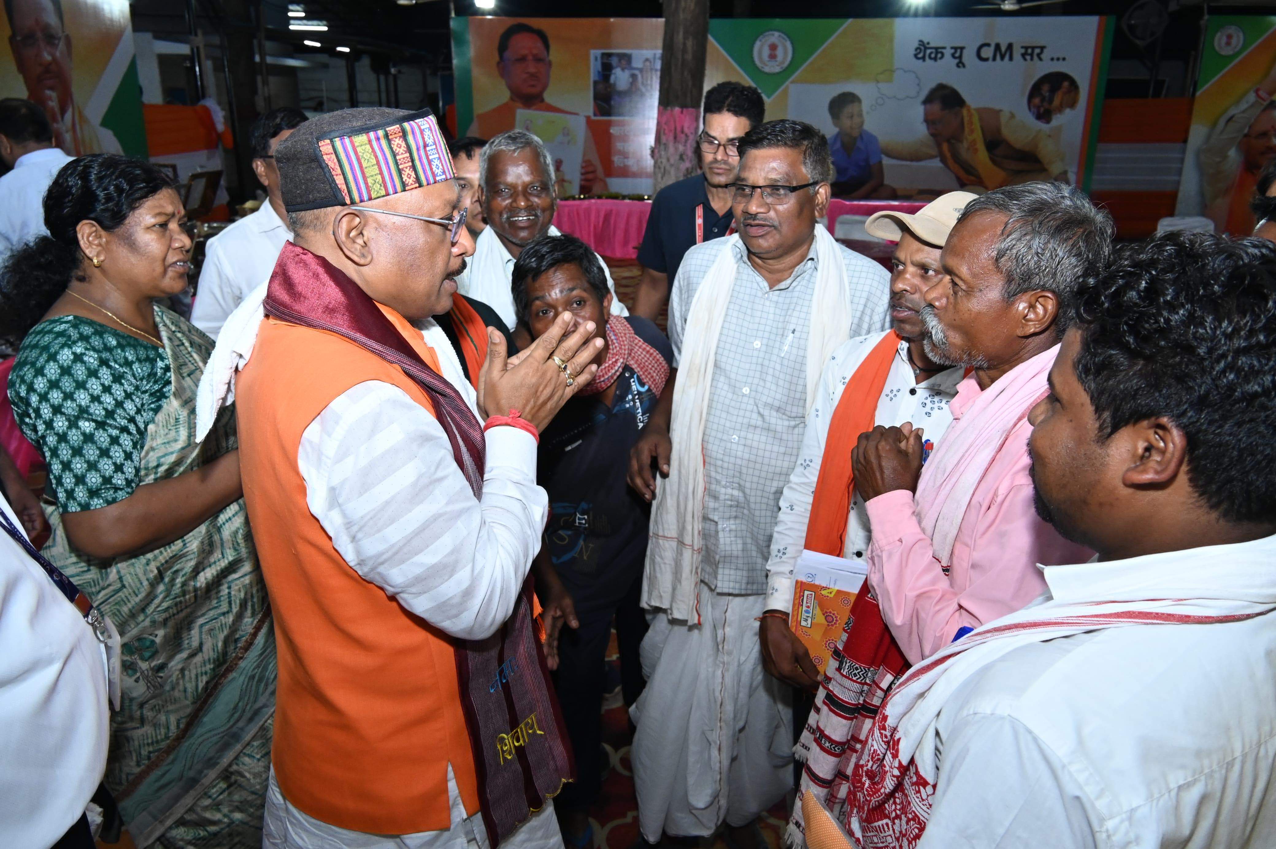 पहाड़ी और दिहाड़ी कोरवा का भेद खत्म करने सीएम से मिला प्रतिनिधिमंडल