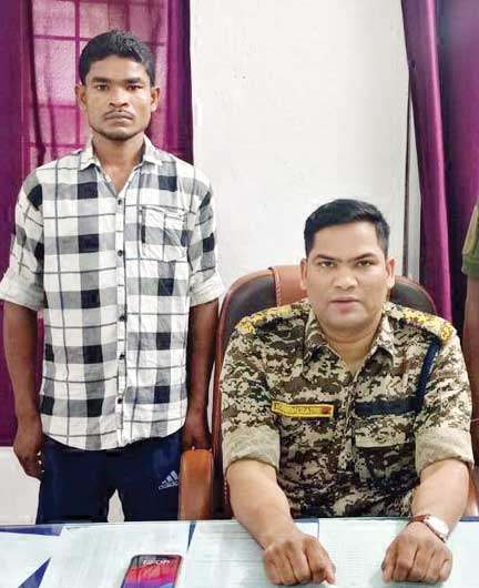 ईनामी नक्सली गिरफ्तार