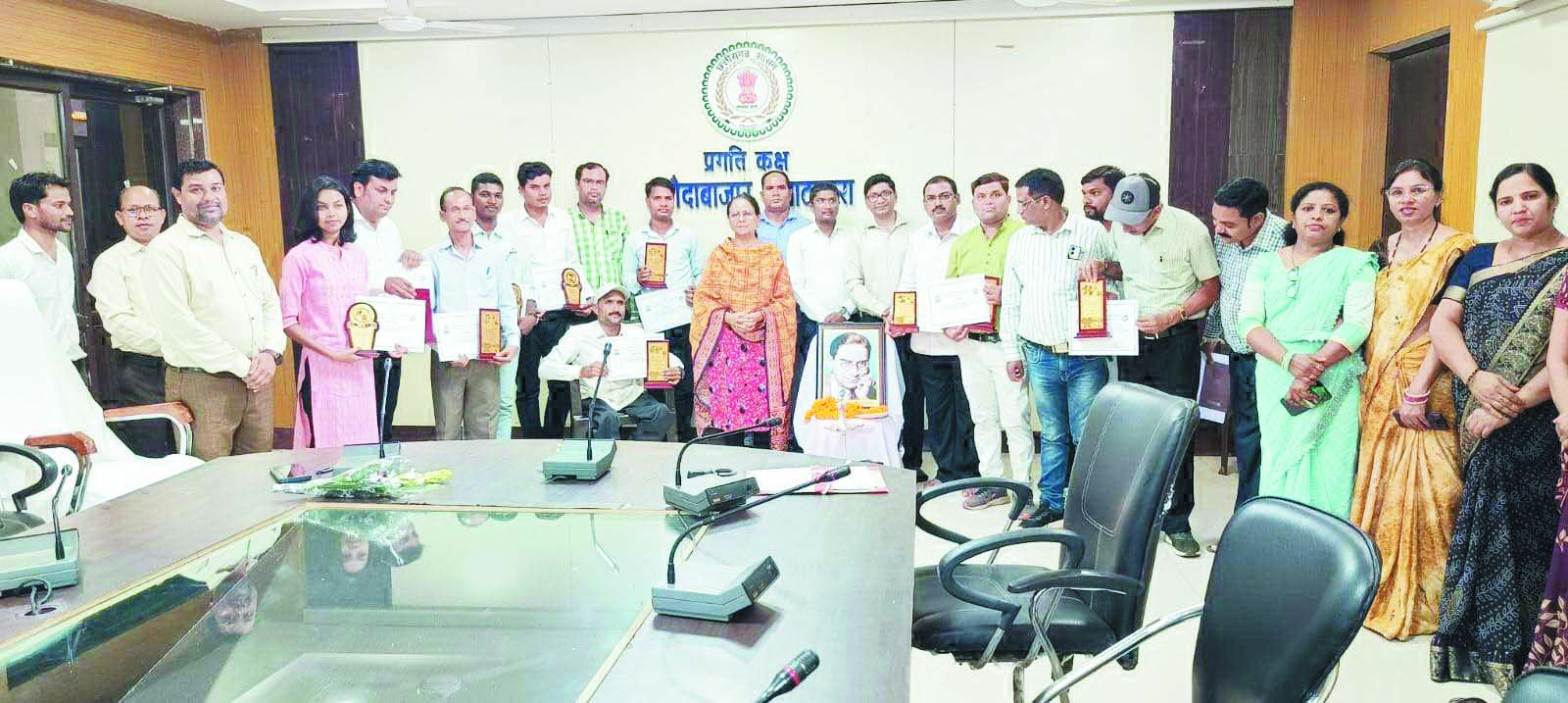 निबंध स्पर्धा में सत्येन्द्र ने मारी बाजी