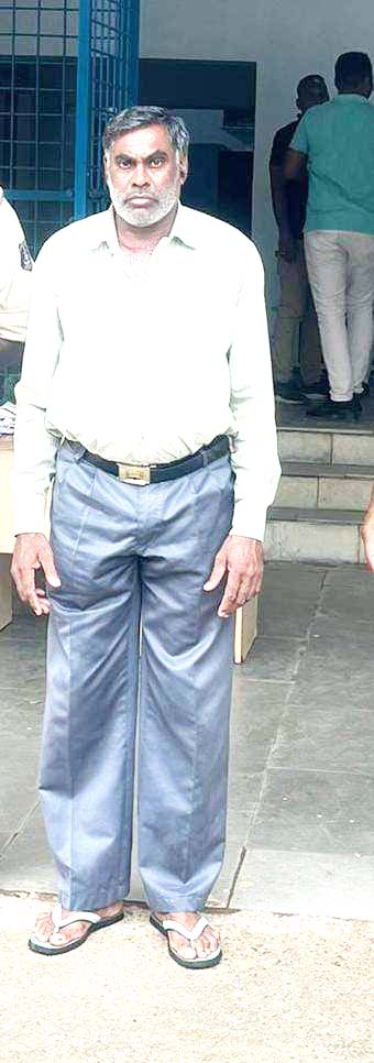 नाबालिग से छेड़छाड़, अधेड़ गिरफ्तार नाबालिग से छेड़छाड़, अधेड़ गिरफ्तार