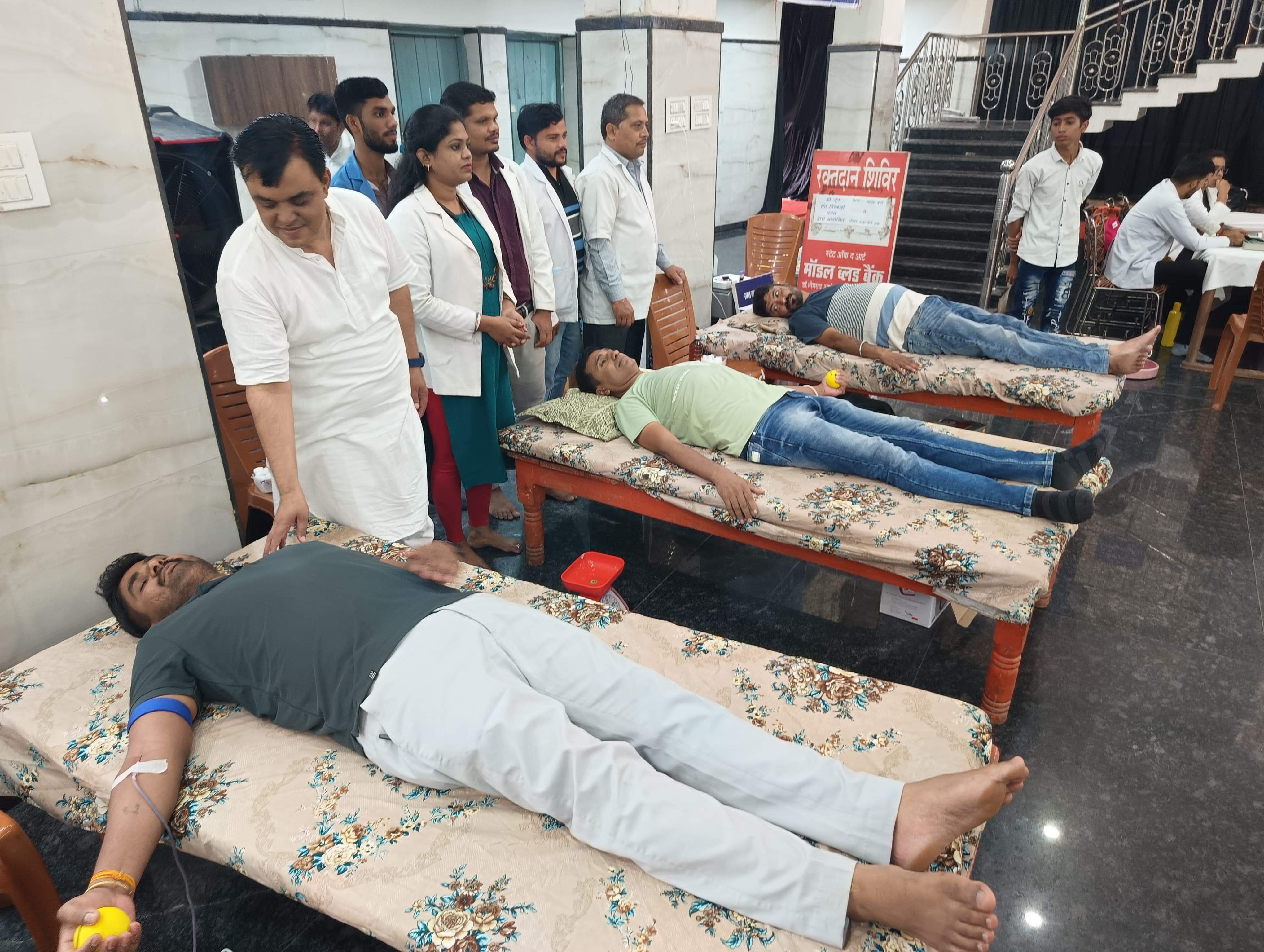 निरंकारी मानव एकतादिवस पर रक्तदान निरंकारी मानव एकतादिवस पर रक्तदान