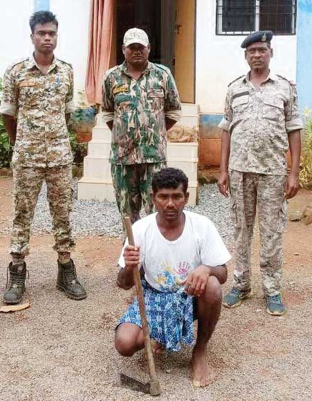 टंगिया से वार,जख्मी, आरोपी बंदी टंगिया से वार,जख्मी, आरोपी बंदी